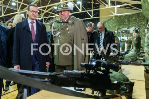  09.03.2019 RZESZOW<br />
PIKNIK Z OKAZJI XX-LECIA WSTAPIENIA POLSKI DO NATO W SIEDZIBIE I BATALIONU STRZELCOW PODHALANSKICH Z UDZIALEM PREMIERA RP <br />
N/Z PREMIER MATEUSZ MORAWIECKI PULKOWNIK DARIUSZ LEWANDOWSKI ( DOWODCA I BATALIONU STRZELCOW PODHALANSKICH ) <br />
 