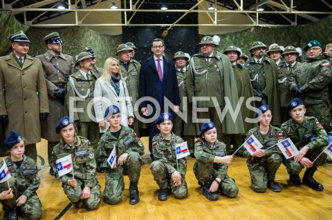  09.03.2019 RZESZOW<br />
PIKNIK Z OKAZJI XX-LECIA WSTAPIENIA POLSKI DO NATO W SIEDZIBIE I BATALIONU STRZELCOW PODHALANSKICH Z UDZIALEM PREMIERA RP <br />
N/Z PREMIER MATEUSZ MORAWIECKI PULKOWNIK DARIUSZ LEWANDOWSKI ( DOWODCA I BATALIONU STRZELCOW PODHALANSKICH ) DZIECI HARCERZE ZOLNIERZE<br />
 