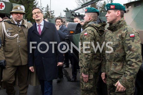  09.03.2019 RZESZOW<br />
PIKNIK Z OKAZJI XX-LECIA WSTAPIENIA POLSKI DO NATO W SIEDZIBIE I BATALIONU STRZELCOW PODHALANSKICH Z UDZIALEM PREMIERA RP <br />
N/Z PREMIER MATEUSZ MORAWIECKI PULKOWNIK DARIUSZ LEWANDOWSKI ( DOWODCA I BATALIONU STRZELCOW PODHALANSKICH ) ZOLNIERZE<br />
 