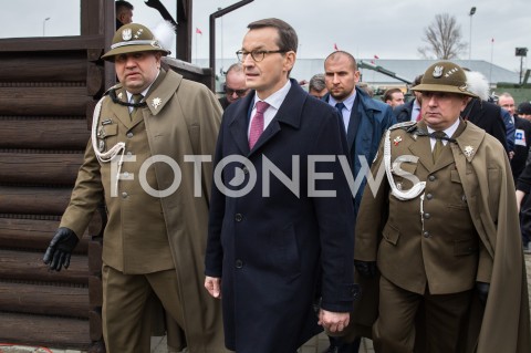  09.03.2019 RZESZOW<br />
PIKNIK Z OKAZJI XX-LECIA WSTAPIENIA POLSKI DO NATO W SIEDZIBIE I BATALIONU STRZELCOW PODHALANSKICH Z UDZIALEM PREMIERA RP <br />
N/Z PREMIER MATEUSZ MORAWIECKI PULKOWNIK DARIUSZ LEWANDOWSKI ( DOWODCA I BATALIONU STRZELCOW PODHALANSKICH ) ANDRZEJ LOZIA<br />
 