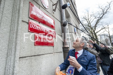  11.03.2019 WARSZAWA<br />
KONFERENCJA PARTII WIOSNA W WARSZAWIE<br />
WIOSENNE PORZADKI CZYSZCZENIE URZEDOW<br />
N/Z ROBERT BIEDRON<br />
 