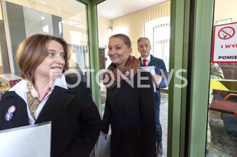  11.03.2019 WARSZAWA<br />
KONFERENCJA PARTII WIOSNA W WARSZAWIE<br />
WIOSENNE PORZADKI CZYSZCZENIE URZEDOW<br />
N/Z ROBERT BIEDRON PAULINA PIECHNA WIECKIEWICZ<br />
 