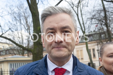  11.03.2019 WARSZAWA<br />
KONFERENCJA PARTII WIOSNA W WARSZAWIE<br />
WIOSENNE PORZADKI CZYSZCZENIE URZEDOW<br />
N/Z ROBERT BIEDRON<br />
 