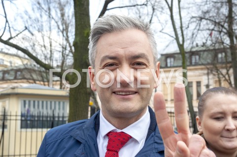  11.03.2019 WARSZAWA<br />
KONFERENCJA PARTII WIOSNA W WARSZAWIE<br />
WIOSENNE PORZADKI CZYSZCZENIE URZEDOW<br />
N/Z ROBERT BIEDRON<br />
 