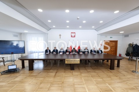  12.03.2019 WARSZAWA<br />
KONFERENCJA KOMISJI WERYFIKACYJNEJ DS REPRYWATYZACJI NIERUCHOMOSCI WARSZAWSKICH<br />
N/Z PATRYK JAKI LUKASZ KONDRATKO PAWEL LISIECKI SEBASTIAN KALETA BARTLOMIEJ OPALINSKI ADAM ZIELINSKI SLAWOMIR POTAPOWICZ ROBERT KROPIWNICKI JAN MOSINSKI<br />
 