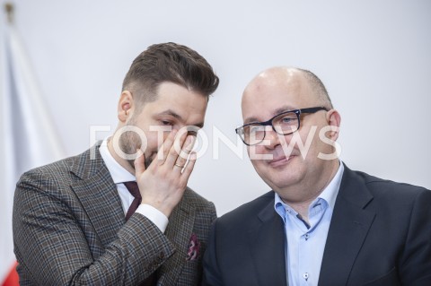  12.03.2019 WARSZAWA<br />
KONFERENCJA KOMISJI WERYFIKACYJNEJ DS REPRYWATYZACJI NIERUCHOMOSCI WARSZAWSKICH<br />
N/Z PATRYK JAKI ROBERT KROPIWNICKI<br />
 