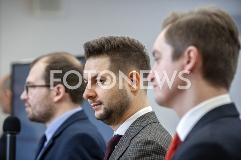  12.03.2019 WARSZAWA<br />
KONFERENCJA KOMISJI WERYFIKACYJNEJ DS REPRYWATYZACJI NIERUCHOMOSCI WARSZAWSKICH<br />
N/Z PATRYK JAKI ADAM ZIELINSKI SEBASTIAN KALETA<br />
 