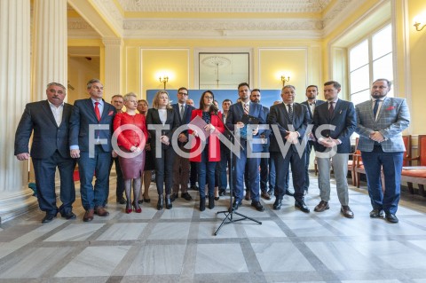 Briefing prasowy po posiedzeniu sztabu kryzysowego w Warszawie