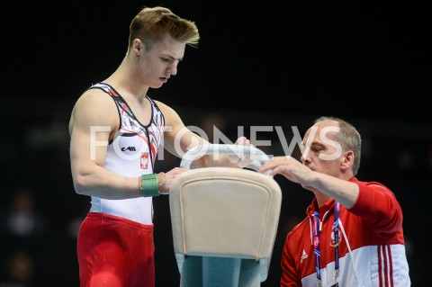  10.04.2019 SZCZECIN<br />
8. MISTRZOSTWA EUROPY W GIMNASTYCE SPORTOWEJ KOBIET I MEZCZYZN<br />
DZIEN 1 - KWALIFIKACJE MEZCZYZN<br />
8th European Championships in Artistic Gymnastics<br />
Day 1 - Men Qualifications<br />
N/Z PIOTR WIECZOREK PIOTR MIKOLAJEK<br />
 