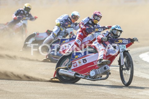  22.04.2019 RZESZOW <br />
ZUZEL SPEEDWAY ( STADION MIEJSKI W RZESZOWIE ) <br />
POLSKA - RESZTA SWIATA <br />
N/Z EMIL SAJFUTDINOW ( ZOLTY ) , PIOTR PAWLICKI ( CZERWONY ) , NIELS KRISTIAN IVERSEN ( BIALY ) , JANUSZ KOLODZIEJ ( NIEBIESKI ) <br />
 