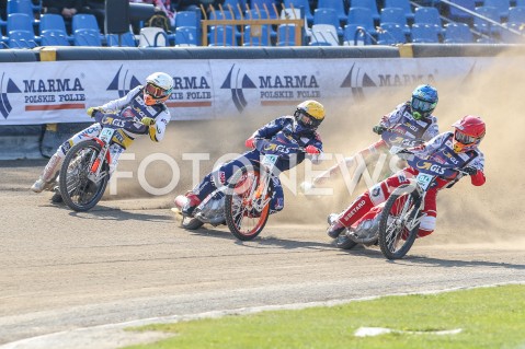  22.04.2019 RZESZOW <br />
ZUZEL SPEEDWAY ( STADION MIEJSKI W RZESZOWIE ) <br />
POLSKA - RESZTA SWIATA <br />
N/Z MACIEJ JANOWSKI ( CZERWONY ) , EMIL SAJFUTDINOW ( ZOLTY ) , PATRYK DUDEK ( NIEBIESKI ) , NIELS KRISTIAN IVERSEN ( BIALY ) <br />
 