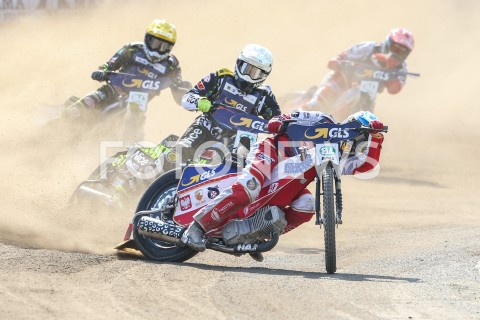  22.04.2019 RZESZOW <br />
ZUZEL SPEEDWAY ( STADION MIEJSKI W RZESZOWIE ) <br />
POLSKA - RESZTA SWIATA <br />
N/Z ANTONIO LINDBAECK ( BIALY ) , BARTOSZ ZMARZLIK ( CZERWONY ) , MARTIN VACULIK ( ZOLTY ) , WIKTOR LAMPART ( NIEBIESKI ) <br />
 