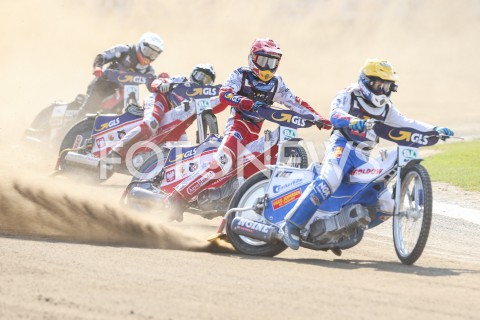  22.04.2019 RZESZOW <br />
ZUZEL SPEEDWAY ( STADION MIEJSKI W RZESZOWIE ) <br />
POLSKA - RESZTA SWIATA <br />
N/Z NICKI PEDERSEN ( ZOLTY ) , JANUSZ KOLODZIEJ ( NIEBIESKI ) , GLEB CZUGUNOW ( BIALY ) , PIOTR PAWLICKI ( CZERWONY ) <br />
 