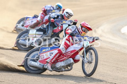  22.04.2019 RZESZOW <br />
ZUZEL SPEEDWAY ( STADION MIEJSKI W RZESZOWIE ) <br />
POLSKA - RESZTA SWIATA <br />
N/Z WIKTOR LAMPART ( NIEBIESKI ) , GLEB CZUGUNOW ( BIALY ) , MACIEJ JANOWSKI ( CZERWONY )  <br />
 