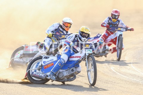  22.04.2019 RZESZOW <br />
ZUZEL SPEEDWAY ( STADION MIEJSKI W RZESZOWIE ) <br />
POLSKA - RESZTA SWIATA <br />
N/Z NIELS KRISTIAN IVERSEN ( BIALY ) , PIOTR PAWLICKI ( CZERWONY ) , NICKI PEDERSEN (ZOLTY ) <br />
 