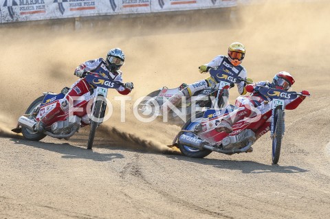  22.04.2019 RZESZOW <br />
ZUZEL SPEEDWAY ( STADION MIEJSKI W RZESZOWIE ) <br />
POLSKA - RESZTA SWIATA <br />
N/Z BARTOSZ ZMARZLIK ( CZERWONY ) , JANUSZ KOLODZIEJ ( NIEBIESKI ) , NIELS KRISTIAN IVERSEN ( ZOLTY ) <br />
 