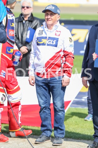  22.04.2019 RZESZOW <br />
ZUZEL SPEEDWAY ( STADION MIEJSKI W RZESZOWIE ) <br />
POLSKA - RESZTA SWIATA <br />
N/Z MAREK CIESLAK TRENER SYLWETKA<br />
 