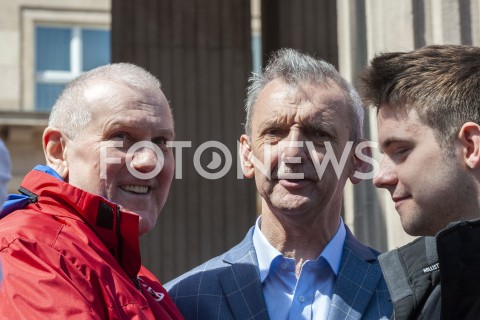  23.04.2019 WARSZAWA<br />
PROTEST NAUCZYCIELI POD MINISTERSTWEM EDUKACJI NARODOWEJ<br />
N/Z JAN GUZ OPZZ SLAWOMIR BRONIARZ ZNP<br />
 