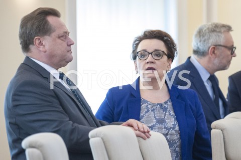  24.04.2019 WARSZAWA<br />
POSIEDZENIE RADY MINISTROW<br />
POSIEDZENIE RZADU<br />
N/Z ANNA ZALEWSKA MINISTER EDUKACJI JAROSLAW ZIELINSKI<br />
 