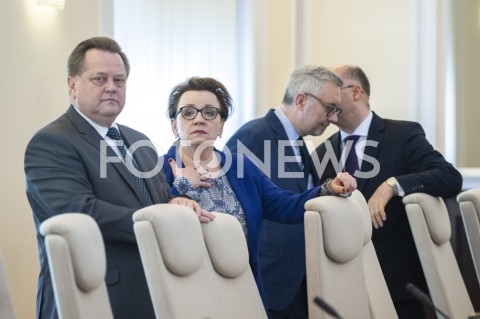  24.04.2019 WARSZAWA<br />
POSIEDZENIE RADY MINISTROW<br />
POSIEDZENIE RZADU<br />
N/Z ANNA ZALEWSKA MINISTER EDUKACJI JAROSLAW ZIELINSKI<br />
 