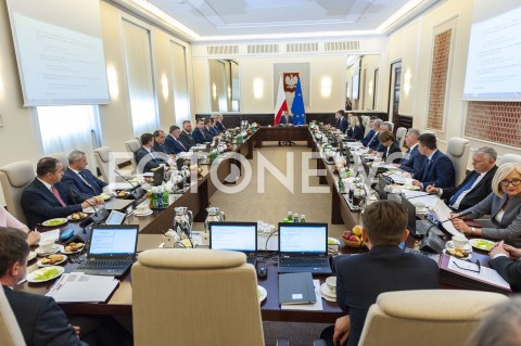  24.04.2019 WARSZAWA<br />
POSIEDZENIE RADY MINISTROW<br />
POSIEDZENIE RZADU<br />
N/Z PREMIER MATEUSZ MORAWIECKI MINISTROWIE SALA POSIEDZEN<br />
 