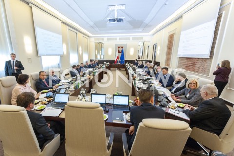  24.04.2019 WARSZAWA<br />
POSIEDZENIE RADY MINISTROW<br />
POSIEDZENIE RZADU<br />
N/Z PREMIER MATEUSZ MORAWIECKI MINISTROWIE SALA POSIEDZEN<br />
 
