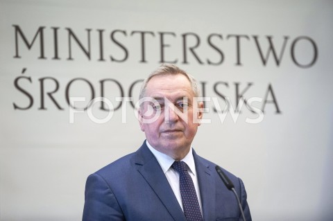  24.04.2019 WARSZAWA<br />
KONFERENCJA W MINISTERSTWIE SRODOWISKA<br />
PUSZCZA BIALOWIESKA<br />
N/Z HENRYK KOWALCZYK MINISTER SRODOWISKA<br />
 