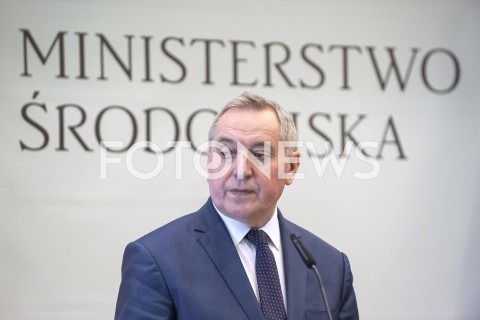  24.04.2019 WARSZAWA<br />
KONFERENCJA W MINISTERSTWIE SRODOWISKA<br />
PUSZCZA BIALOWIESKA<br />
N/Z HENRYK KOWALCZYK MINISTER SRODOWISKA<br />
 