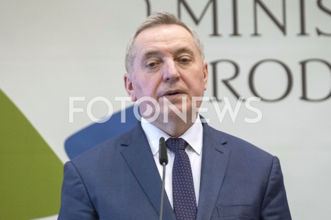  24.04.2019 WARSZAWA<br />
KONFERENCJA W MINISTERSTWIE SRODOWISKA<br />
PUSZCZA BIALOWIESKA<br />
N/Z HENRYK KOWALCZYK MINISTER SRODOWISKA<br />
 