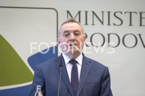  24.04.2019 WARSZAWA<br />
KONFERENCJA W MINISTERSTWIE SRODOWISKA<br />
PUSZCZA BIALOWIESKA<br />
N/Z HENRYK KOWALCZYK MINISTER SRODOWISKA<br />
 