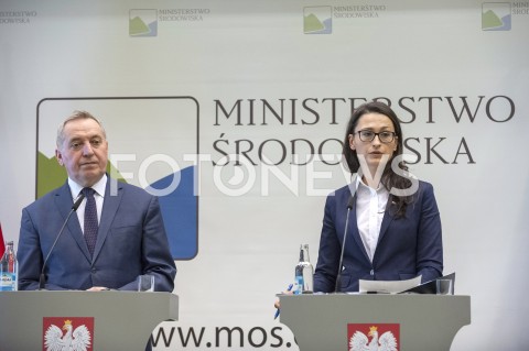  24.04.2019 WARSZAWA<br />
KONFERENCJA W MINISTERSTWIE SRODOWISKA<br />
PUSZCZA BIALOWIESKA<br />
N/Z HENRYK KOWALCZYK MALGORZATA GOLINSKA<br />
 