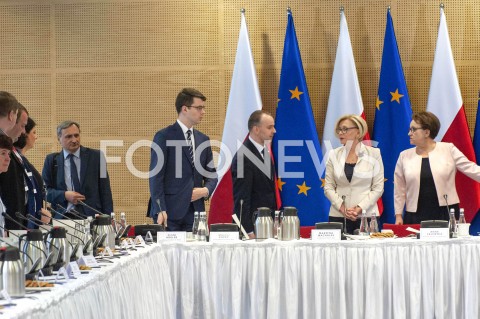  26.04.2019 WARSZAWA<br />
OKRAGLY STOL EDUKACYJNY NA STADIONIE NARODOWYM W WARSZAWIE<br />
N/Z MARZENA MACHALEK ANNA ZALEWSKA PAWEL MUCHA MACIEJ KOPEC JADWIGA EMILEWICZ MICHAL DWORCZYK JOANNA KOPCINSKA<br />
 