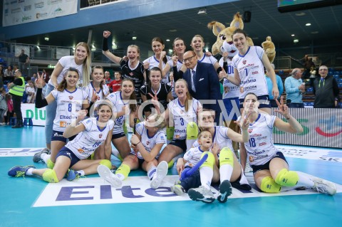  02.05.2019 RZESZOW <br />
SIATKOWKA LIGA SIATKOWKI KOBIET LSK 2018/2019 WOMEN VOLLEYBALL POLAND POLISH LEAGUE <br />
MECZ NR 4 O 3. MIEJSCE<br />
MECZ DEVELOPRES SKYRES RZESZOW - CHEMIK POLICE <br />
N/Z SIATKARKI DEVELOPRESU RADOSC EMOCJE ZWYCIESTWO BRAZOWY MEDAL ZDJECIE GRUPOWE GRUPOWKA TADEUSZ FERENC <br />
 