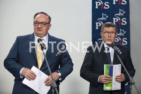  06.05.2019 WARSZAWA<br />
KONFERENCJA W SIEDZIBIE PIS<br />
N/Z JACEK SARYUSZ WOLSKI ZBIGNIEW KUZMIUK<br />
 