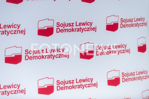  06.05.2019 WARSZAWA <br />
DEBATA TIMMERMANS CIMOSZEWICZ KWASNIEWSKI<br />
N/Z NAPIS LOGO SOJUSZ LEWICY DEMOKRATYCZNEJ SLD<br />
 