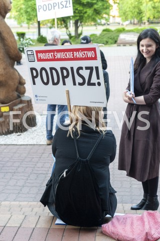  11.05.2019 WARSZAWA<br />
PREMIERA FILMU TYLKO NIE MOW NIKOMU<br />
N/Z UCZESTNICY WYDARZENIA PODPISZ SWIECKIE PANSTWO<br />
 