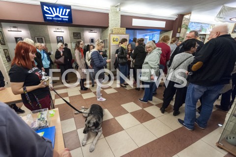  11.05.2019 WARSZAWA<br />
PREMIERA FILMU TYLKO NIE MOW NIKOMU<br />
N/Z UCZESTNICY WYDARZENIA KOLEJKA PIES<br />
 