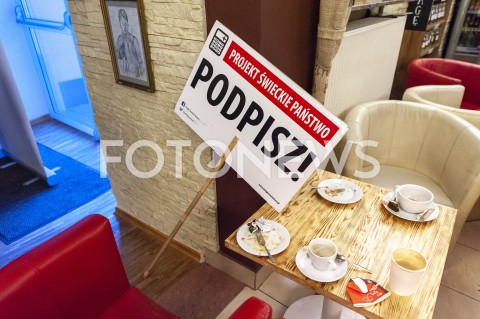  11.05.2019 WARSZAWA<br />
PREMIERA FILMU TYLKO NIE MOW NIKOMU<br />
N/Z PROJEKT SWIECKIE PANSTWO PODPISZ<br />
 