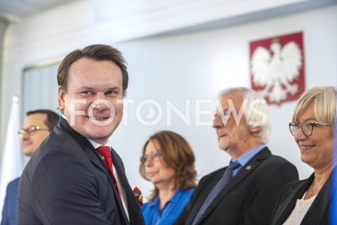  31.05.2019 WARSZAWA SEJM<br />
WRECZENIE POSLOM PARLAMENTU EUROPEJSKIEGO ZASWIADCZENIA O WYBORZE<br />
N/Z DOMINIK TARCZYNSKI MALGORZATA KIDAWA BLONSKA RYSZARD TERLECKI JULIA PRZYLEBSKA<br />
 