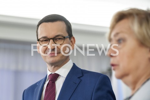  31.05.2019 WARSZAWA SEJM<br />
WRECZENIE POSLOM PARLAMENTU EUROPEJSKIEGO ZASWIADCZENIA O WYBORZE<br />
N/Z PREMIER MATEUSZ MORAWIECKI MALGORZATA GERSDORF<br />
 