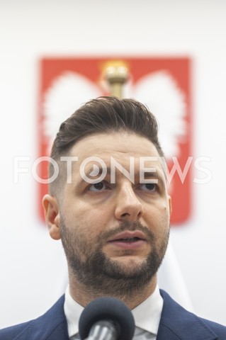  03.06.2019 WARSZAWA<br />
KONFERENCJA PODSUMOWUJACA PRACE PATRYKA JAKIEGO<br />
N/Z PATRYK JAKI<br />
 
