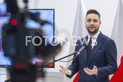  03.06.2019 WARSZAWA<br />
KONFERENCJA PODSUMOWUJACA PRACE PATRYKA JAKIEGO<br />
N/Z PATRYK JAKI<br />
 