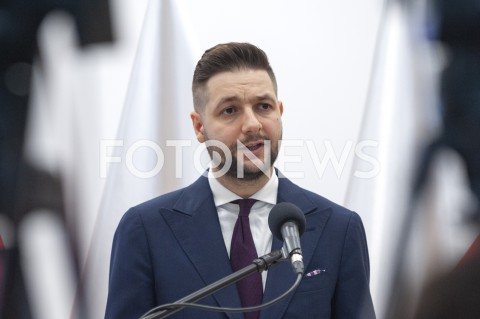  03.06.2019 WARSZAWA<br />
KONFERENCJA PODSUMOWUJACA PRACE PATRYKA JAKIEGO<br />
N/Z PATRYK JAKI<br />
 