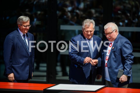  04.06.2019 GDANSK<br />
SWIETO WOLNOSCI I SOLIDARNOSCI W GDANSKU<br />
N/Z BRONISLAW KOMOROWSKI ALEKSANDER KWASNIEWSKI LECH WALESA<br />
 