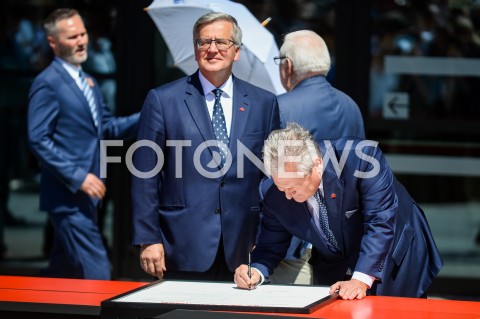  04.06.2019 GDANSK<br />
SWIETO WOLNOSCI I SOLIDARNOSCI W GDANSKU<br />
N/Z BRONISLAW KOMOROWSKI ALEKSANDER KWASNIEWSKI LECH WALESA<br />
 