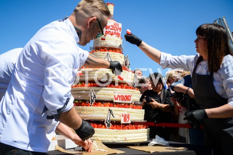  04.06.2019 GDANSK<br />
SWIETO WOLNOSCI I SOLIDARNOSCI W GDANSKU<br />
N/Z TORT ROCZNICOWY<br />
 