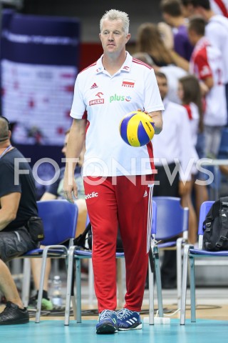  01.08.2019 KRAKOW (TAURON ARENA) <br />
XVII MEMORIAL HUBERTA JERZEGO WAGNERA <br />
MECZ POLSKA - SERBIA ( MATCH POLAND - SERBIA ) <br />
N/Z VITAL HEYNEN - I TRENER ( HEAD COACH ) SYLWETKA <br />
 