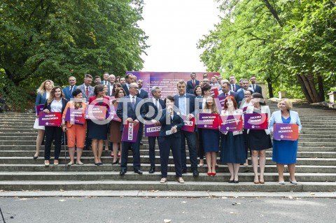  18.08.2019 WARSZAWA<br />
KONFERENCJA LEWICY <br />
PREZENTACJA LIDEROW LIST<br />
N/Z ADRIAN ZANDBERG ROBERT BIEDRON WLODZIMIERZ CZARZASTY JOANNA SENYSZYN MALGORZATA SEKULA SZMAJDZINSKA ANITA SOWINSKA MALGORZATA PROKOP PACZKOWSKA PAULINA NOWAK WANDA NOWICKA<br />
 