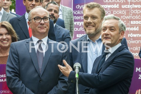  18.08.2019 WARSZAWA<br />
KONFERENCJA LEWICY <br />
PREZENTACJA LIDEROW LIST<br />
N/Z ADRIAN ZANDBERG ROBERT BIEDRON WLODZIMIERZ CZARZASTY<br />
 