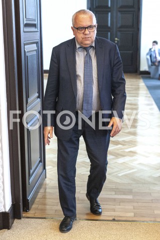  20.08.2019 WARSZAWA<br />
POSIEDZENIE RADY MINISTROW<br />
POSIEDZENIE RZADU<br />
N/Z ADAM LIPINSKI<br />
 